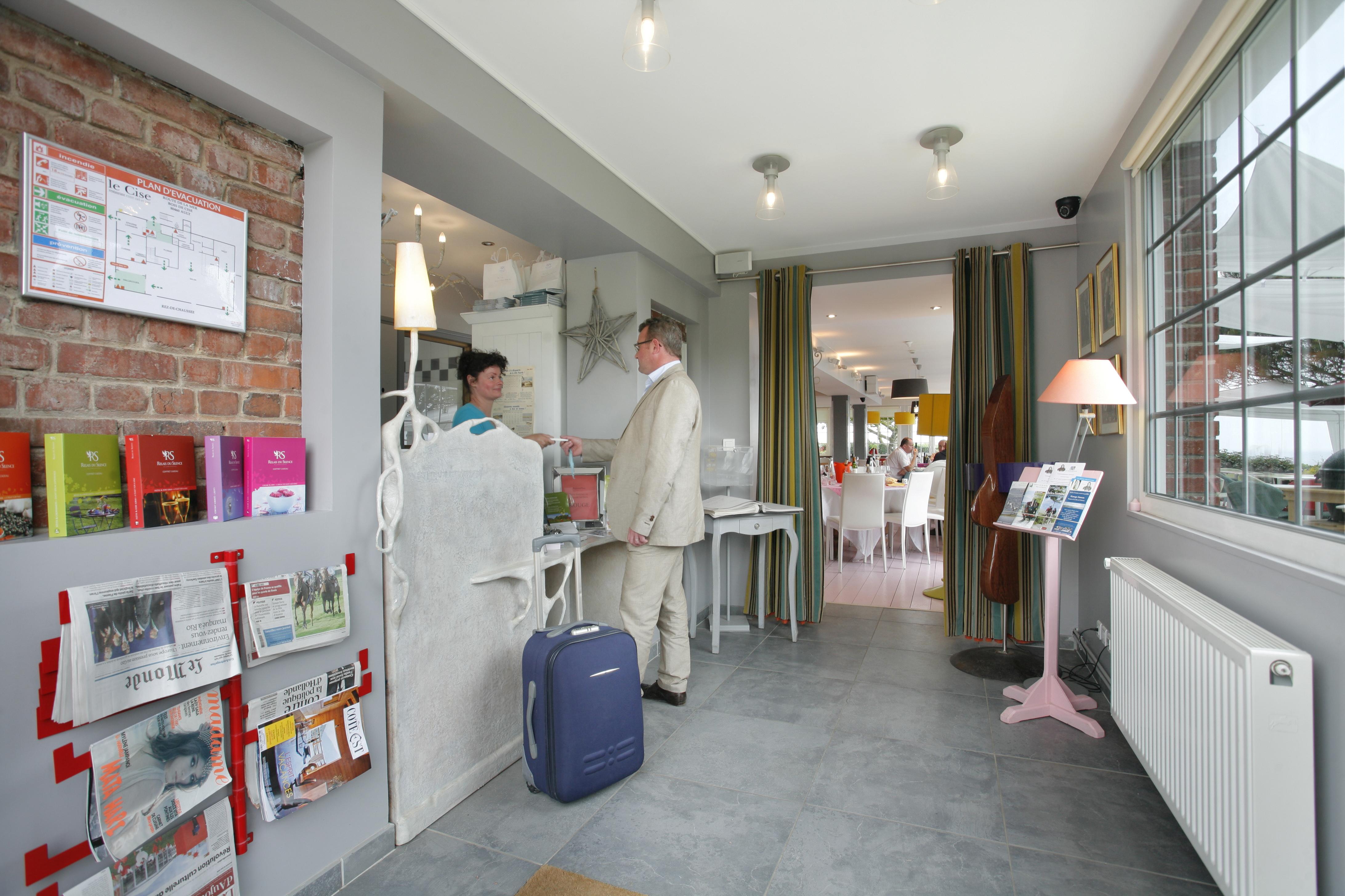 The Originals Hotel Le Cise Restaurant Chambres Et Suites Ault Exteriér fotografie